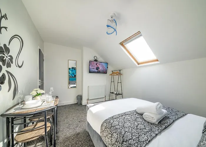 *Ra246* For Your Most Relaxed & Cosy Stay + Free Parking + Free Fast Wifi *