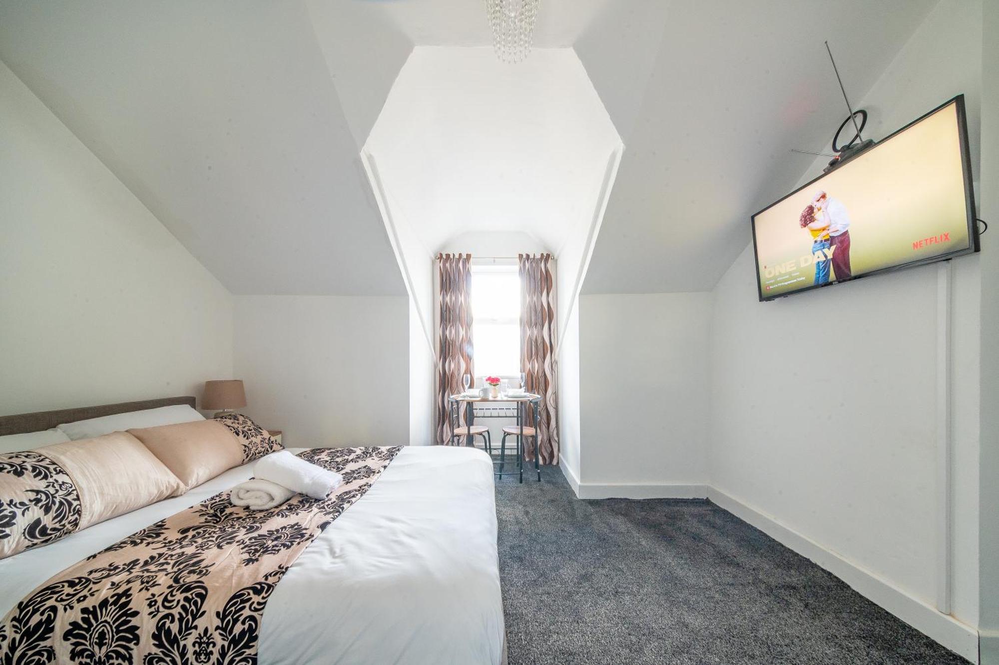 *ra246* For Your Relaxed & Cosy + Free Parking + Free Fast Wifi * Homestay *